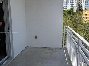 498 SW 2 302, Miami FL 33130