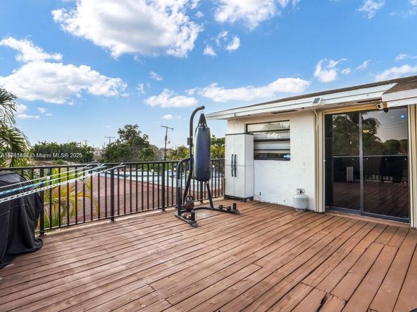 5629 SW 7th St, Miami FL 33134