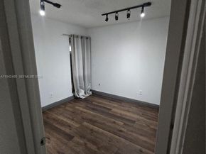 6905 SW 104th Ct, Miami FL 33173