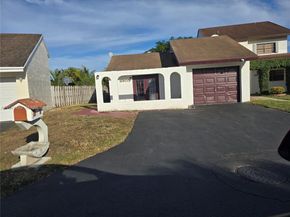 6905 SW 104th Ct, Miami FL 33173