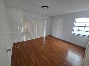 6905 SW 104th Ct, Miami FL 33173