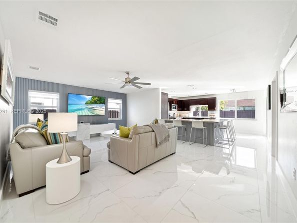 15484 SW 42nd Ter, Miami FL 33185