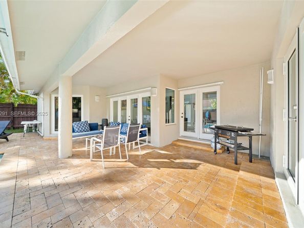 15484 SW 42nd Ter, Miami FL 33185