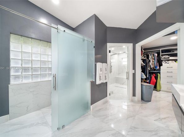 15484 SW 42nd Ter, Miami FL 33185