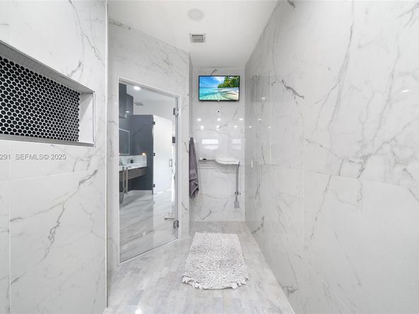 15484 SW 42nd Ter, Miami FL 33185