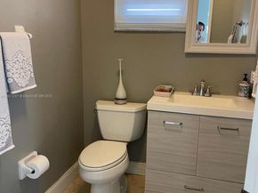 15484 SW 42nd Ter, Miami FL 33185