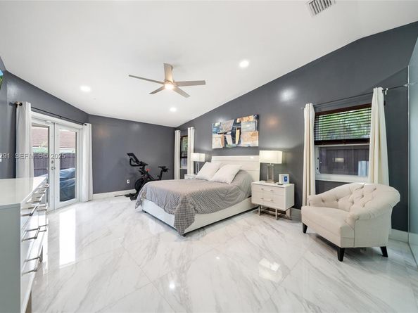 15484 SW 42nd Ter, Miami FL 33185