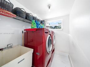 15484 SW 42nd Ter, Miami FL 33185