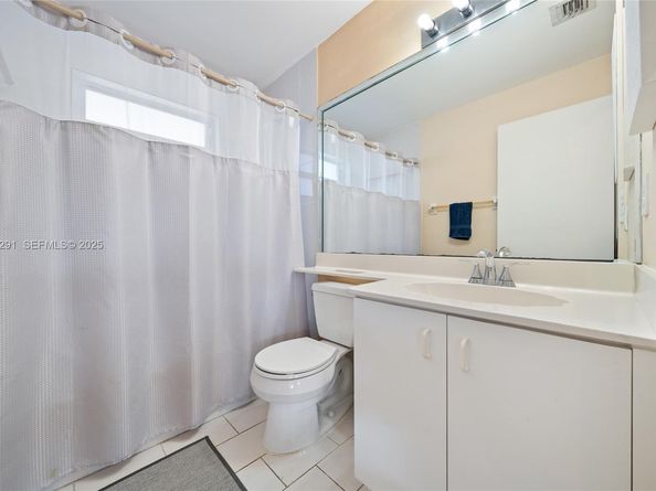 15484 SW 42nd Ter, Miami FL 33185