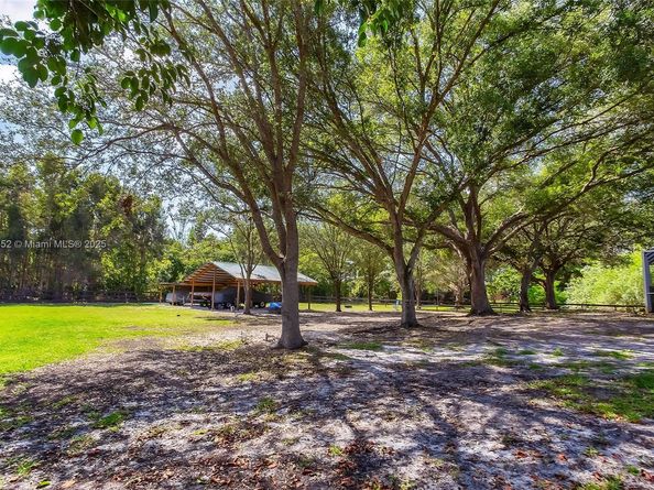 5530 SW 195th Ter, Southwest Ranches FL 33332