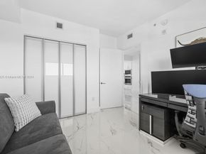 460 NE 28th St 3205, Miami FL 33137