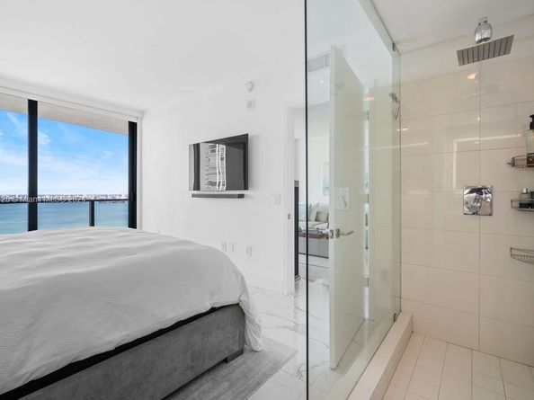 460 NE 28th St 3205, Miami FL 33137