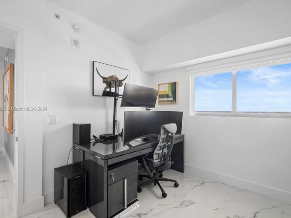 460 NE 28th St 3205, Miami FL 33137