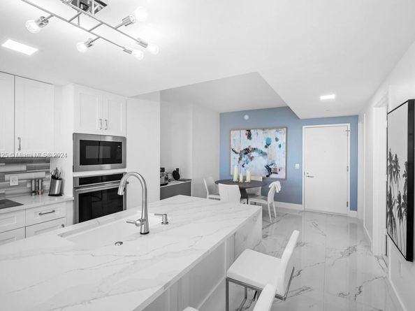 460 NE 28th St 3205, Miami FL 33137