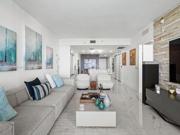 460 NE 28th St 3205, Miami FL 33137