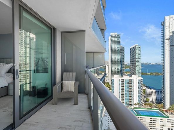 460 NE 28th St 3205, Miami FL 33137