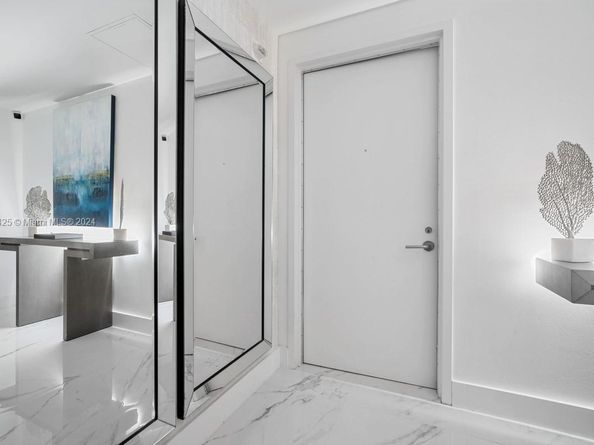 460 NE 28th St 3205, Miami FL 33137