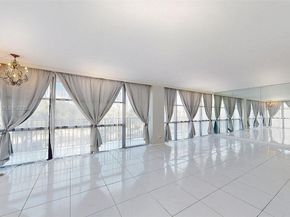 1000 Parkview Dr 431, Hallandale Beach FL 33009