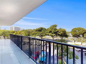 1000 Parkview Dr 431, Hallandale Beach FL 33009