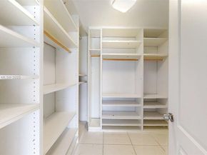 1000 Parkview Dr 431, Hallandale Beach FL 33009