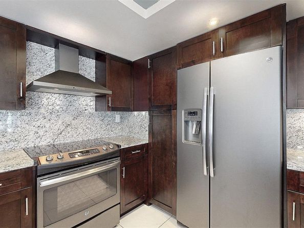 1000 Parkview Dr 431, Hallandale Beach FL 33009