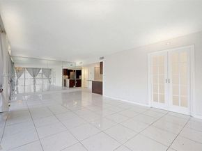 1000 Parkview Dr 431, Hallandale Beach FL 33009