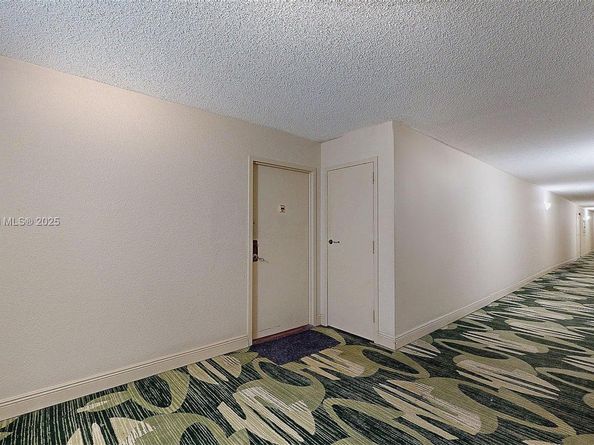 1000 Parkview Dr 431, Hallandale Beach FL 33009