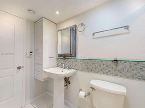 1000 Parkview Dr 431, Hallandale Beach FL 33009