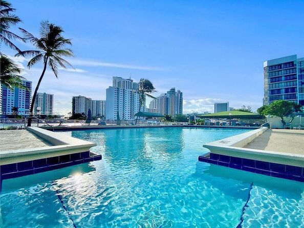 1000 Parkview Dr 431, Hallandale Beach FL 33009