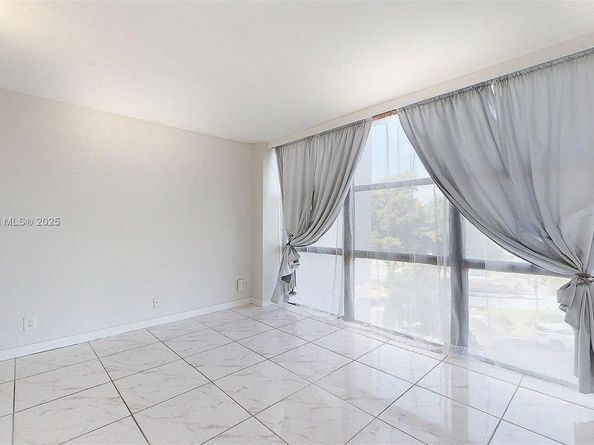 1000 Parkview Dr 431, Hallandale Beach FL 33009