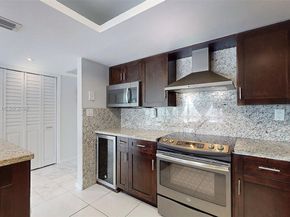 1000 Parkview Dr 431, Hallandale Beach FL 33009