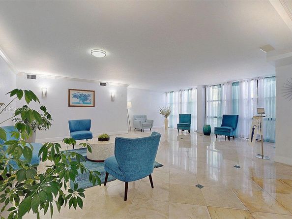 1000 Parkview Dr 431, Hallandale Beach FL 33009