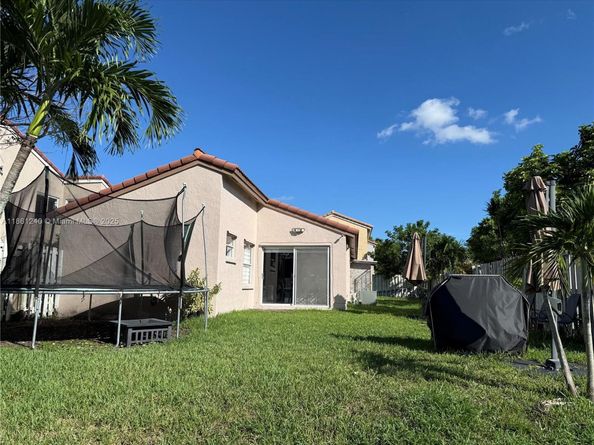 1275 NW 126TH St, Sunrise FL 33323