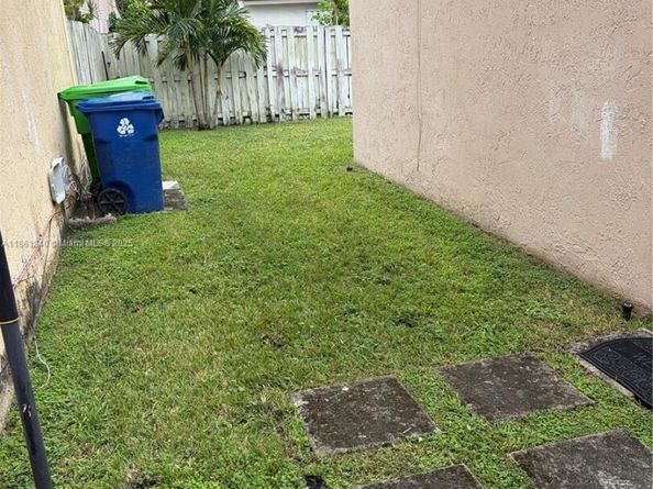 1275 NW 126TH St, Sunrise FL 33323