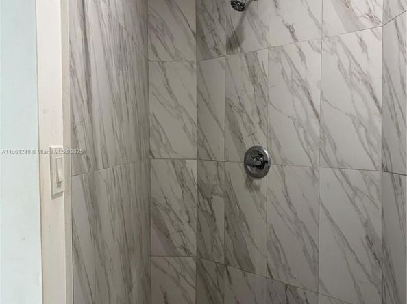 1275 NW 126TH St, Sunrise FL 33323