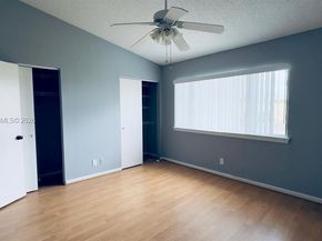 9905 NW 57th Mnr, Coral Springs FL 33076