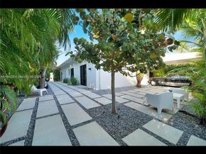 811 86th St, Miami Beach FL 33141