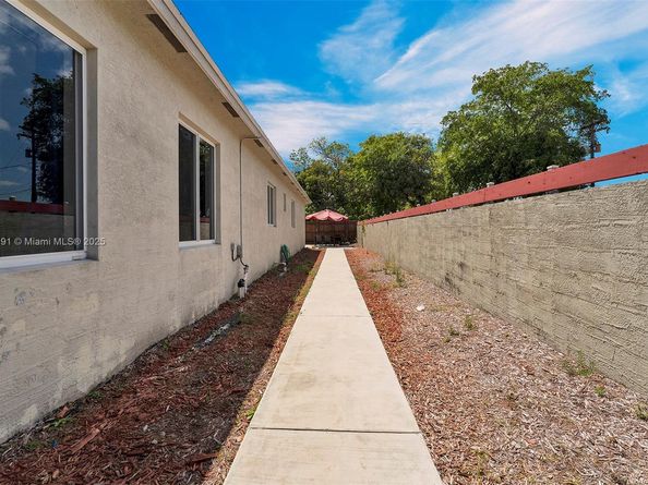 935 NW 2nd Ave, Fort Lauderdale FL 33311