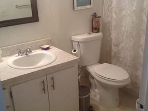 541 Blue Heron Dr 215, Hallandale Beach FL 33009