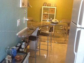 541 Blue Heron Dr 215, Hallandale Beach FL 33009