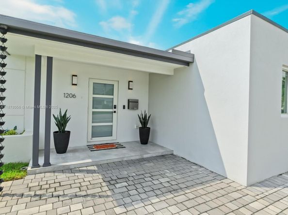 1206 Mango Isle, Fort Lauderdale FL 33315