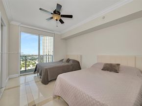 185 SW 7th St 4201, Miami FL 33130