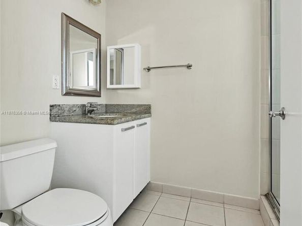 185 SW 7th St 4201, Miami FL 33130