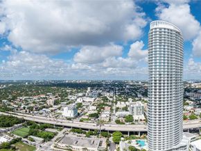 185 SW 7th St 4201, Miami FL 33130