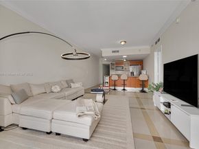 185 SW 7th St 4201, Miami FL 33130
