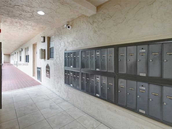 3001 W Rolling Hills Cir 601, Davie FL 33328