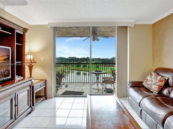 3001 W Rolling Hills Cir 601, Davie FL 33328