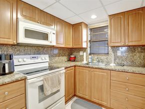 3001 W Rolling Hills Cir 601, Davie FL 33328