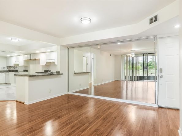 5801 Riverside Dr 102B3, Coral Springs FL 33067