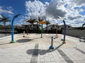 8167 NW 41st St E308, Doral FL 33166